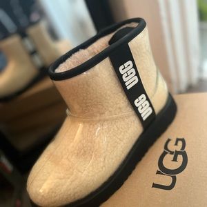 Female UGG WATERPROOF boots, size 5 -beige